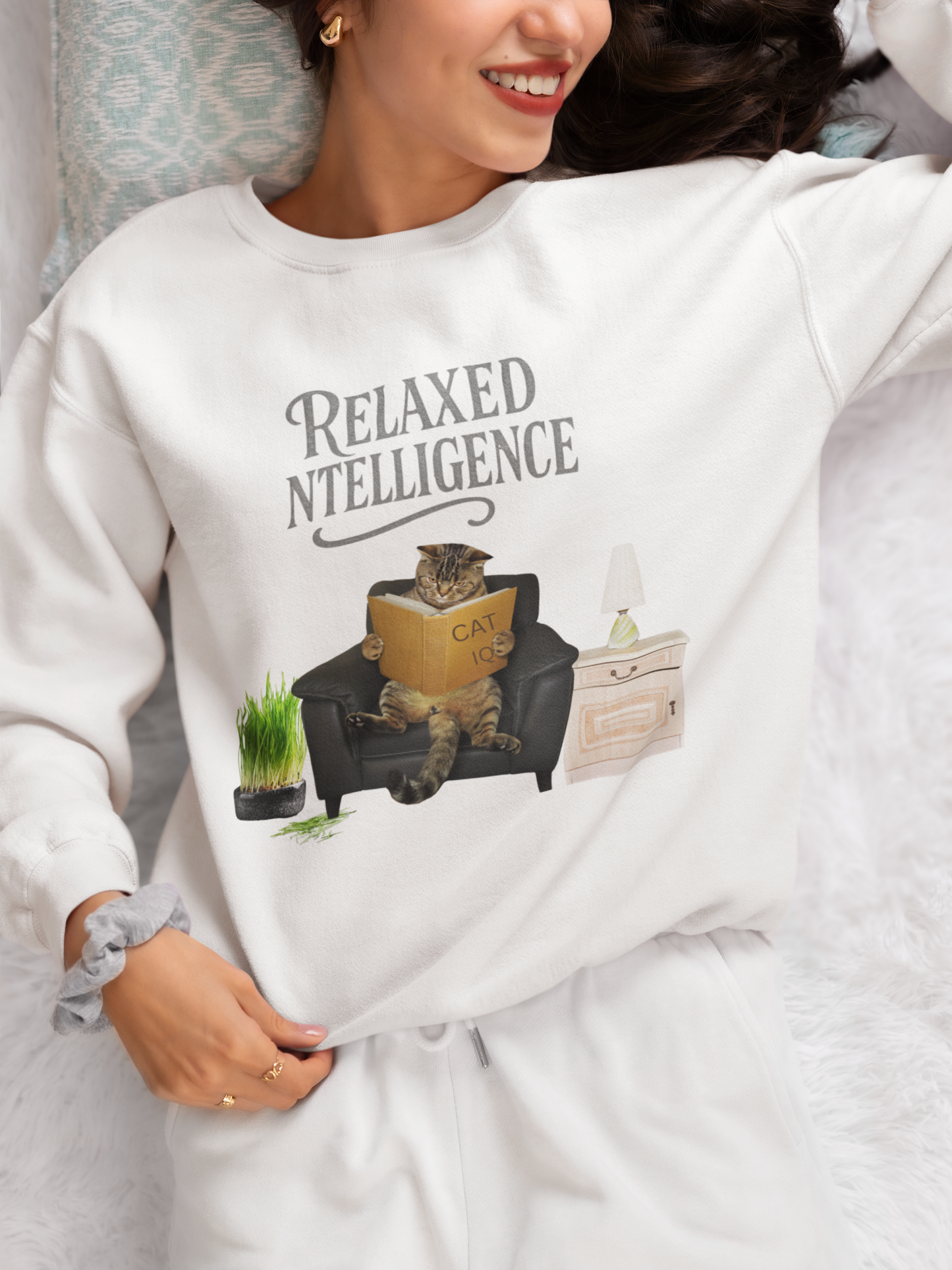 ✅ AU/NZ Relaxed Intelligence Cat Sweatshirt - Cozy Unisex Crewneck, Perfect Gift for Cat Lovers, Funny Pet Apparel, Casual Wear for All Occasions